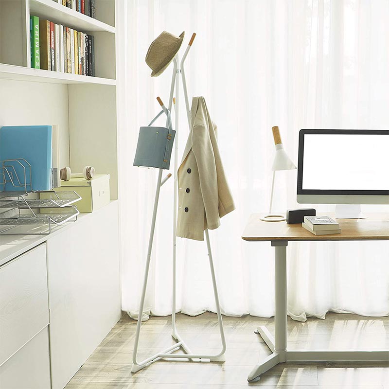 Porte manteau bois blanc sur pied