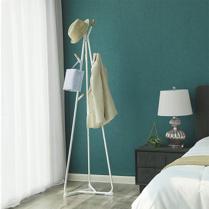 Porte manteau bois blanc sur pied