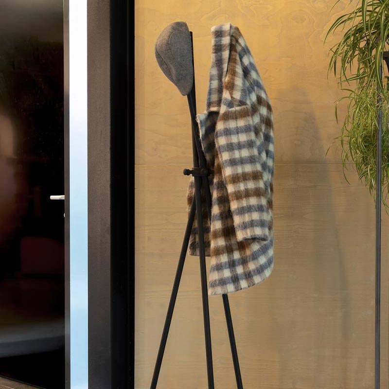 Porte manteau design sur pied